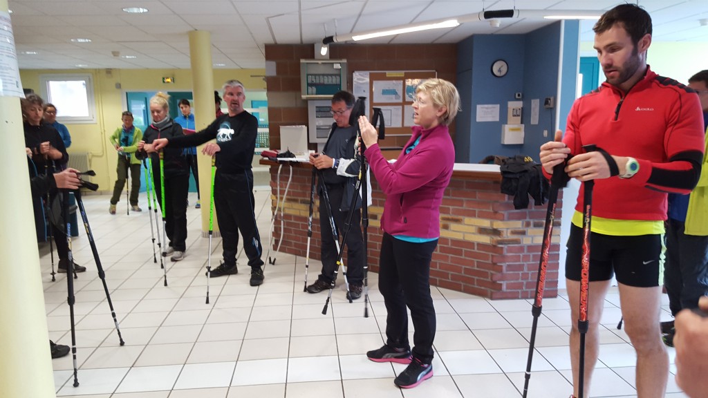 Les vingt-deux stagiaires découvrent les BungyPump lors du stage de formation Brevet Fédéral 1 mis en place par le Comité Régional du Sport en Milieu Rural de la Normandie (CRSMR de la Normandie)